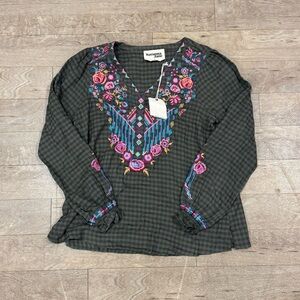 NWT Savanna Jane Green Embroidered Long Sleeve Blouse Size Small